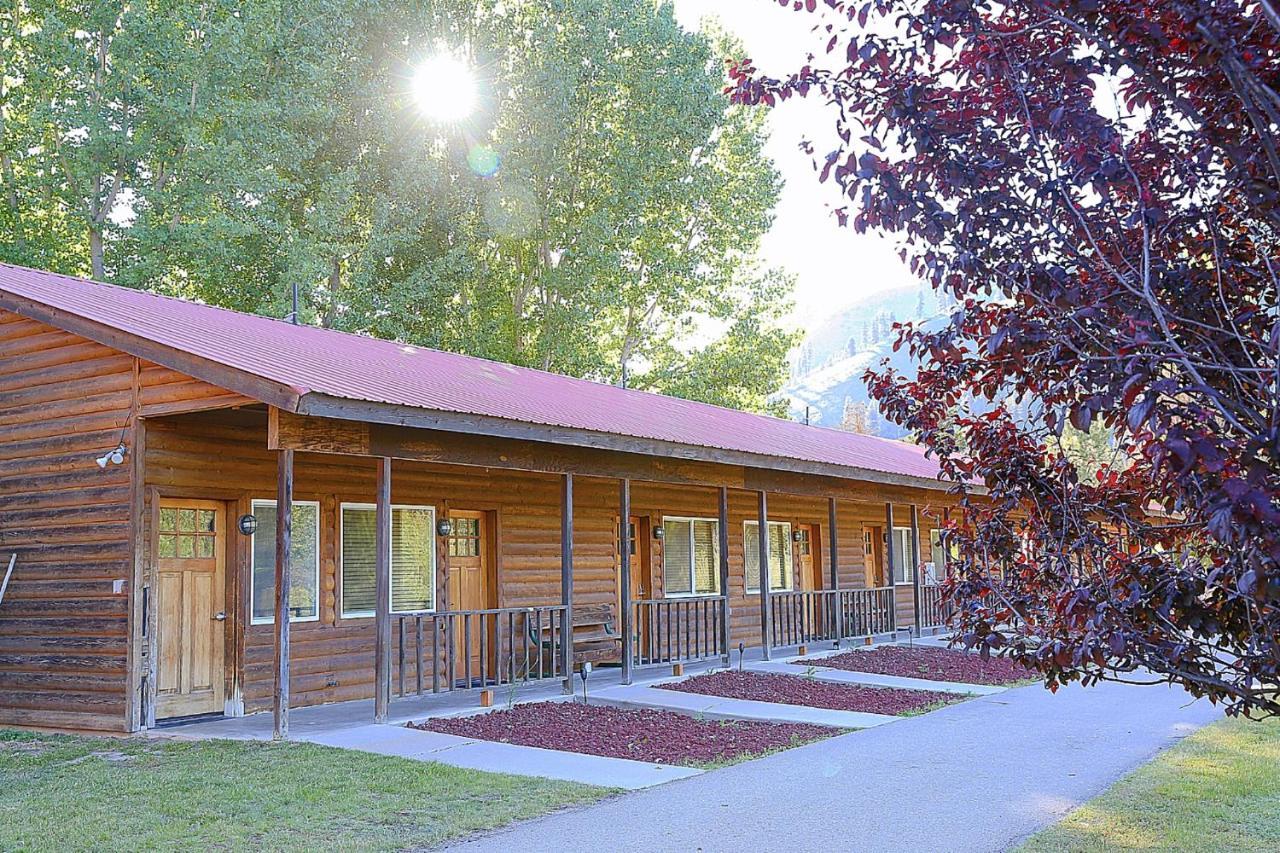 Southfork Lodge - Riverside Inn Lowman Eksteriør bilde